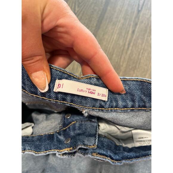 SO High-Rise Curvy Mom Jeans Destruct Button Fly Raw Hem Denim Blue Size 3/26W - Picture 8 of 11